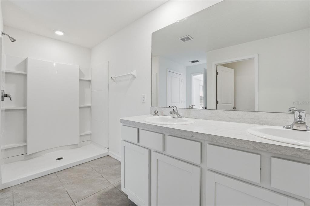10215 CHARLOTTE DRIVE photo 23