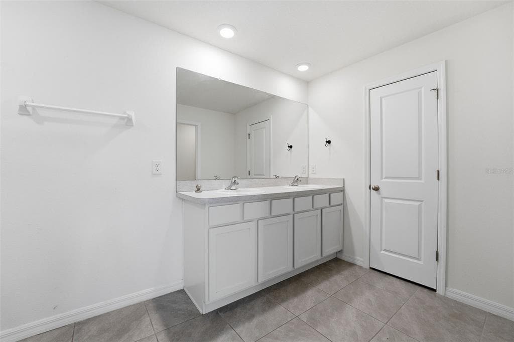 10215 CHARLOTTE DRIVE photo 22