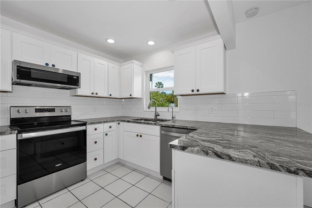 4909 SHOREVIEW COURT photo 20