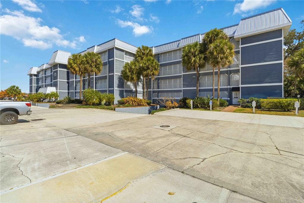 905 N HARBOR CITY BOULEVARD 204 photo 3