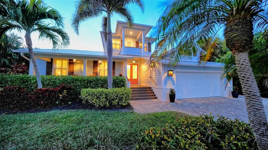 605 N POINT DRIVE photo 6