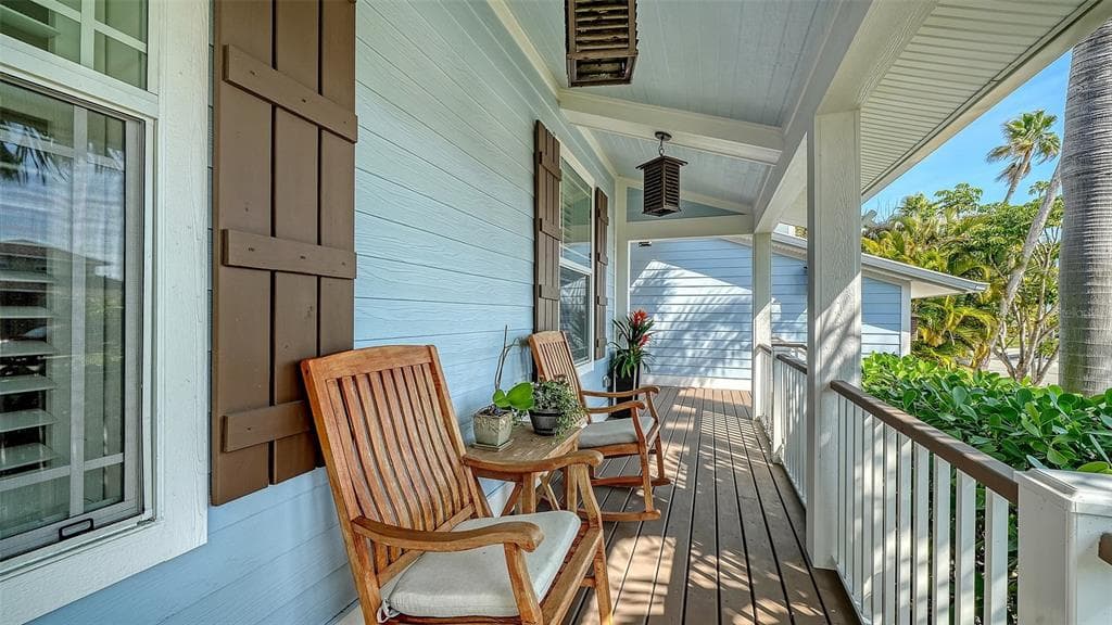 605 N POINT DRIVE photo 9