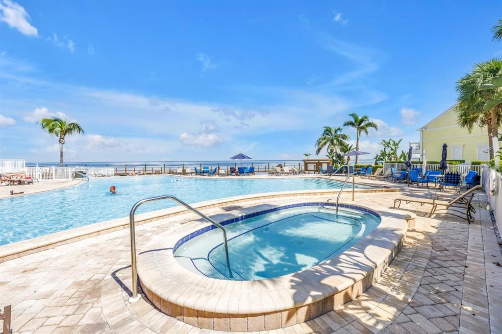 5102 COQUINA KEY DRIVE SE D photo 23