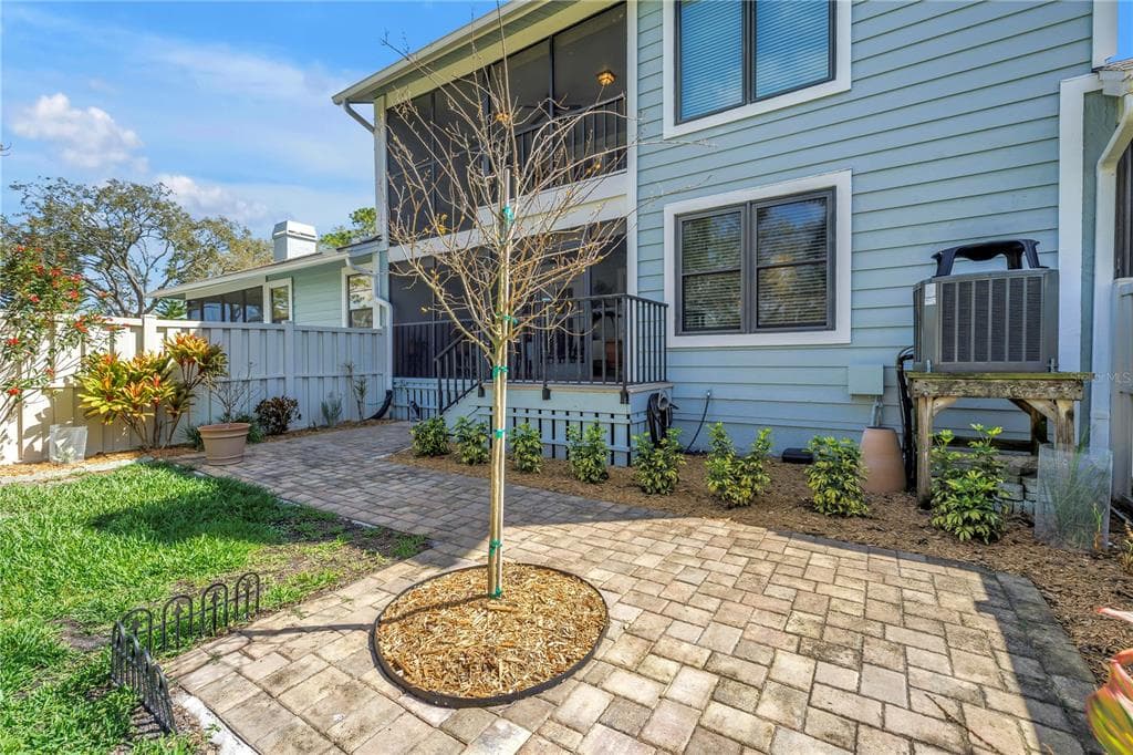 812 AMELIA COURT NE photo 7