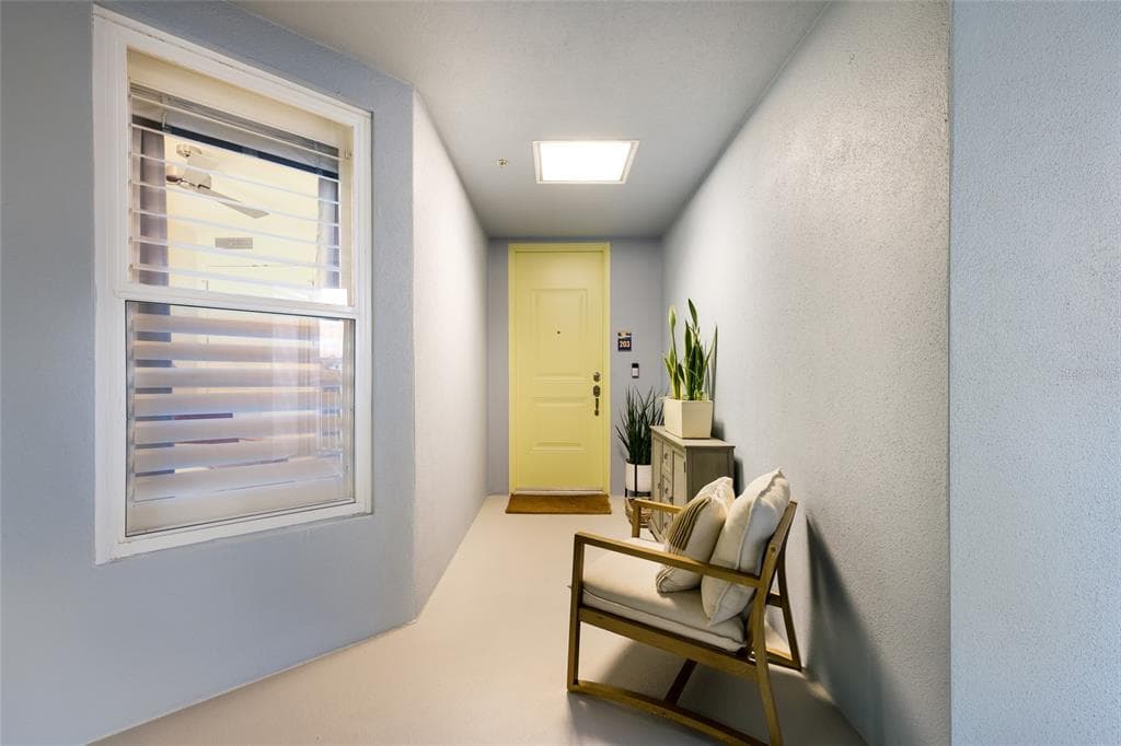376 ARUBA CIRCLE 203 photo 3
