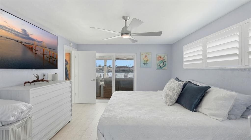6420 3RD PALM POINT photo 17