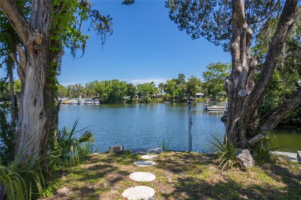 3861 N RINGDOVE POINT photo 6