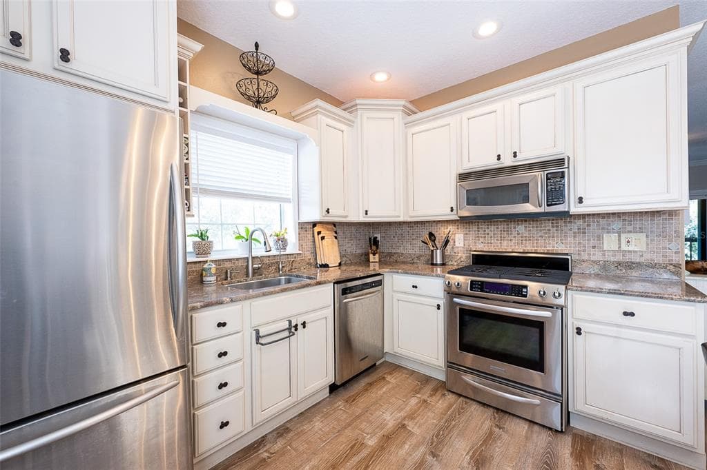 510 RYANS WOODS LANE photo 9