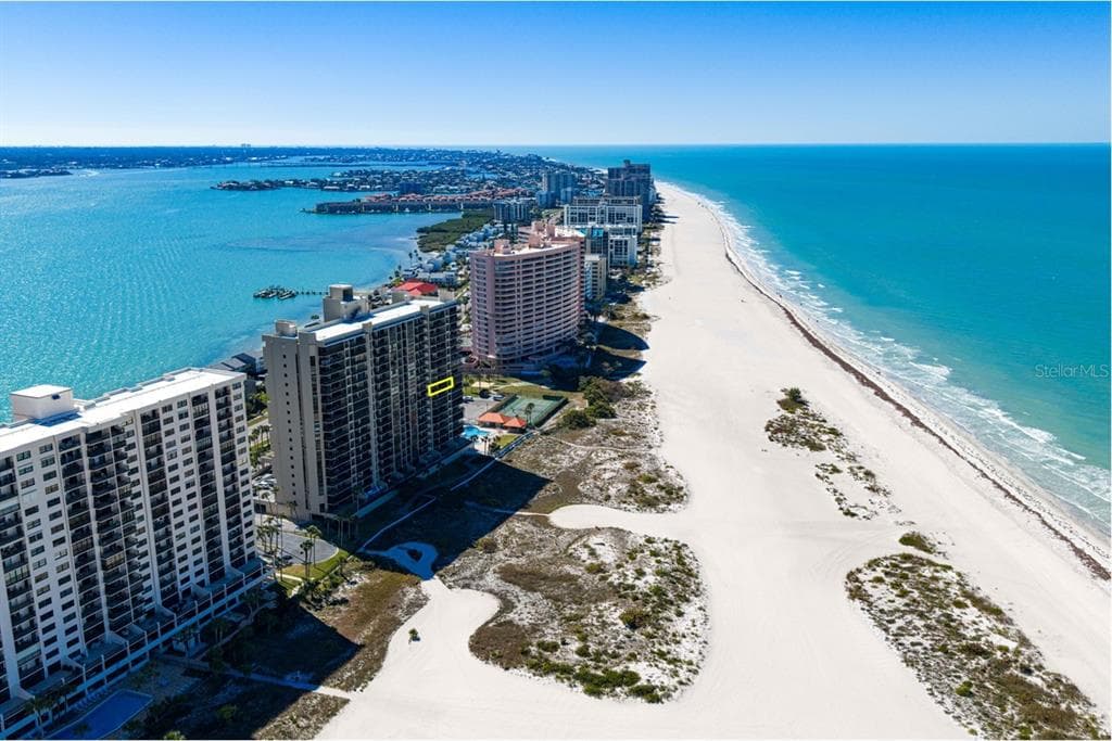 1290 GULF BOULEVARD 1002 photo 3