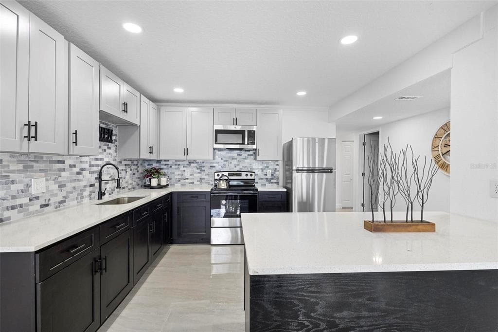 1824 LAKE STREET photo 14