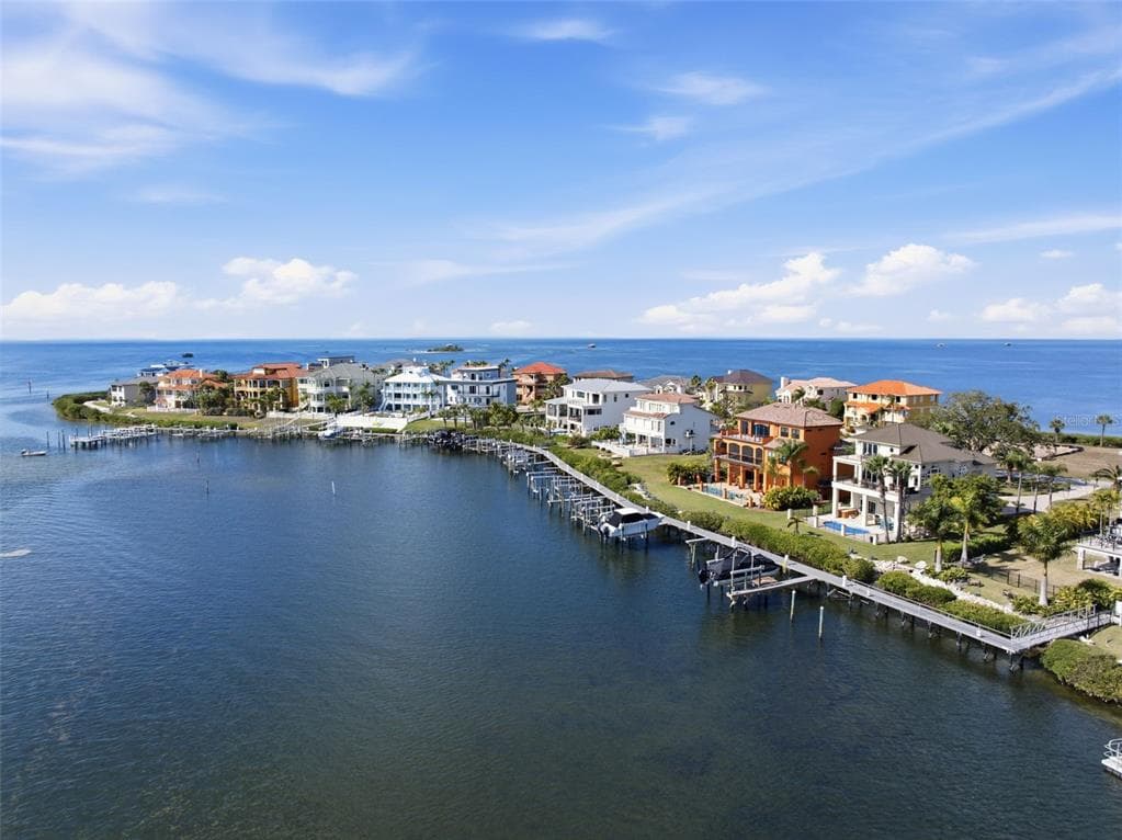 25 HARBORPOINTE DRIVE photo 17