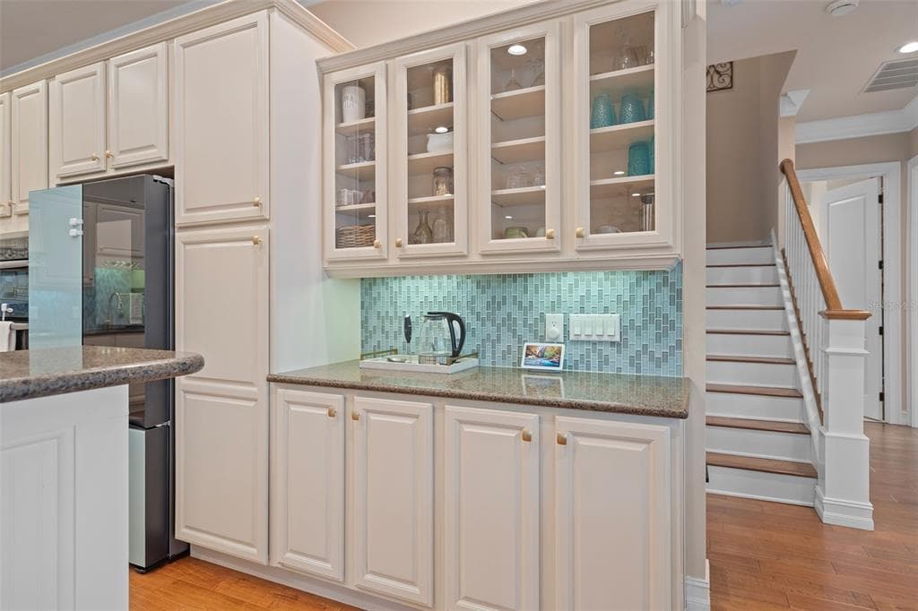 5301 CARSON STREET photo 24