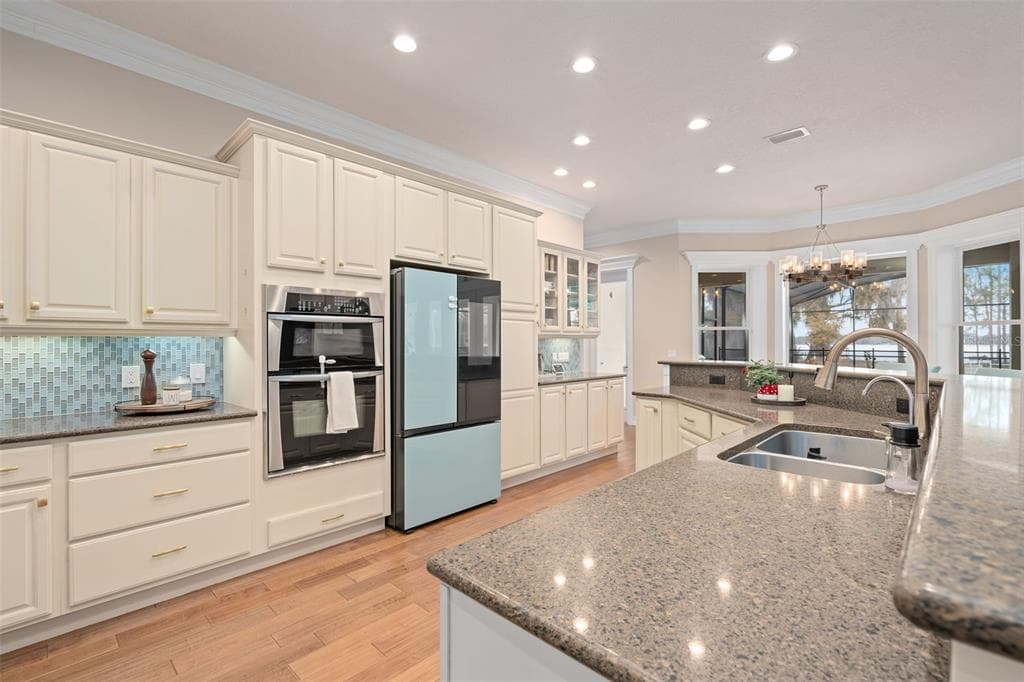 5301 CARSON STREET photo 15