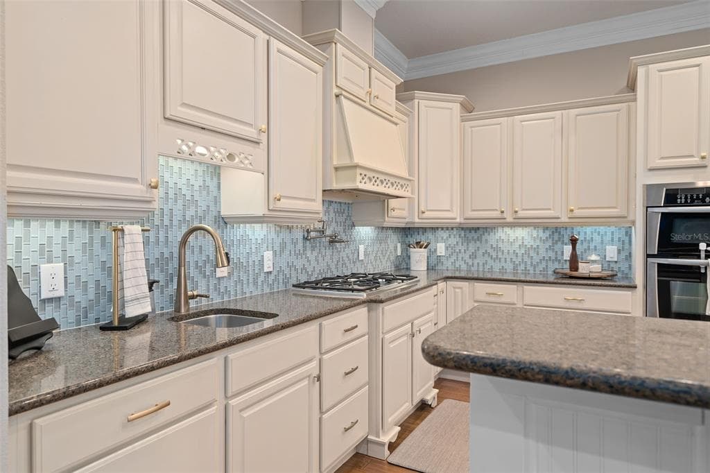 5301 CARSON STREET photo 21
