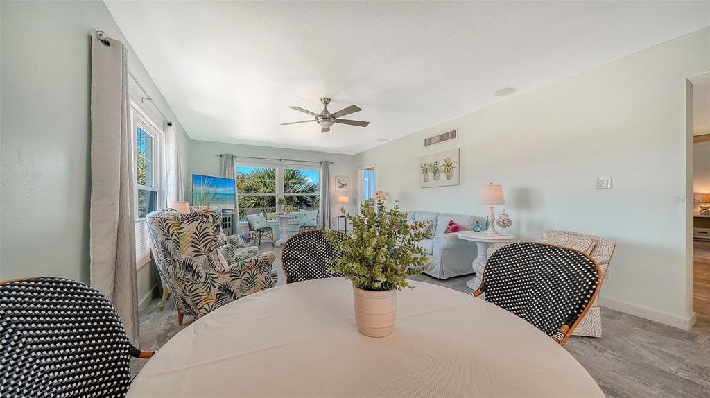 4440 EXETER DRIVE 301 photo 6