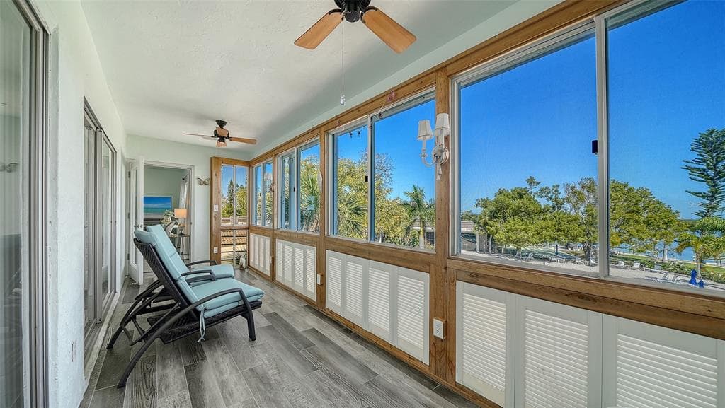 4440 EXETER DRIVE 301 photo 25