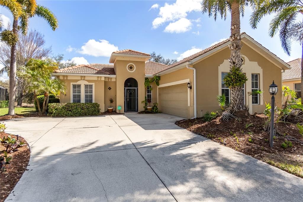 408 PARK TRACE BOULEVARD photo 1