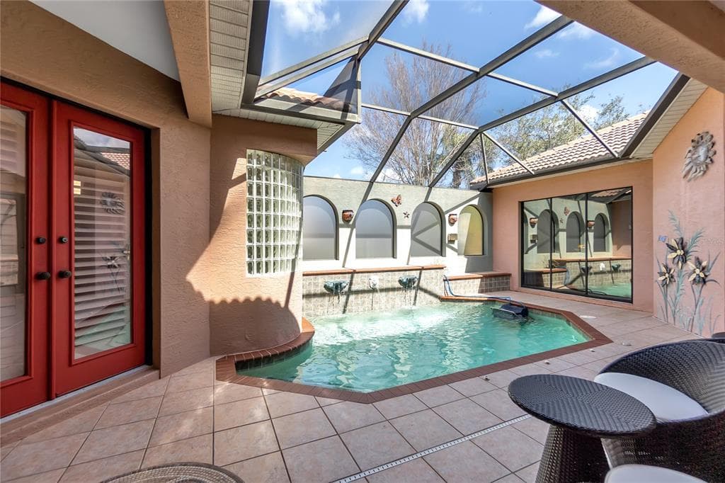 408 PARK TRACE BOULEVARD photo 4
