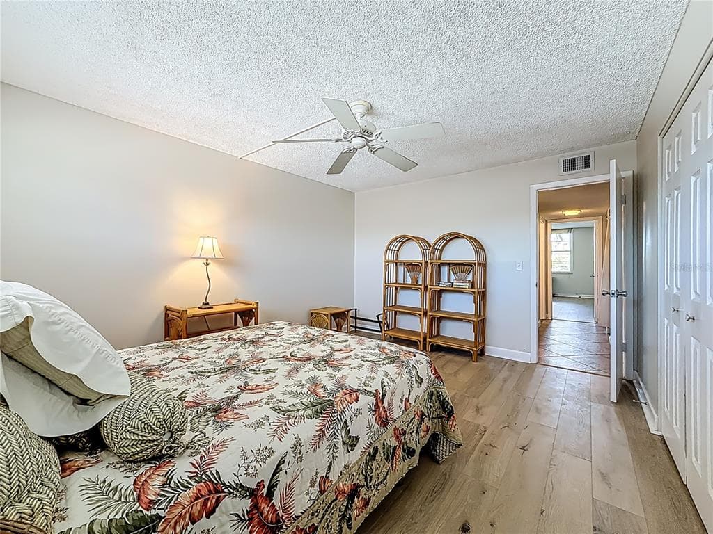 7401 BAY ISLAND DRIVE S 232 photo 12