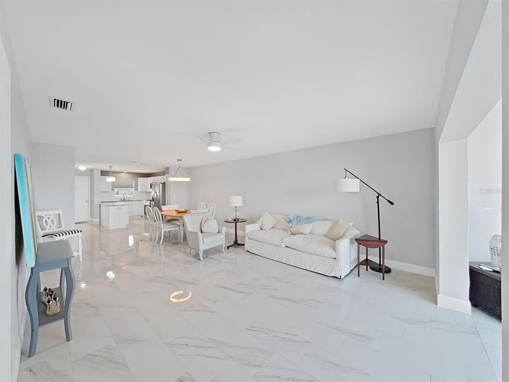 7 DUNOON PLACE Unit 104 photo 17