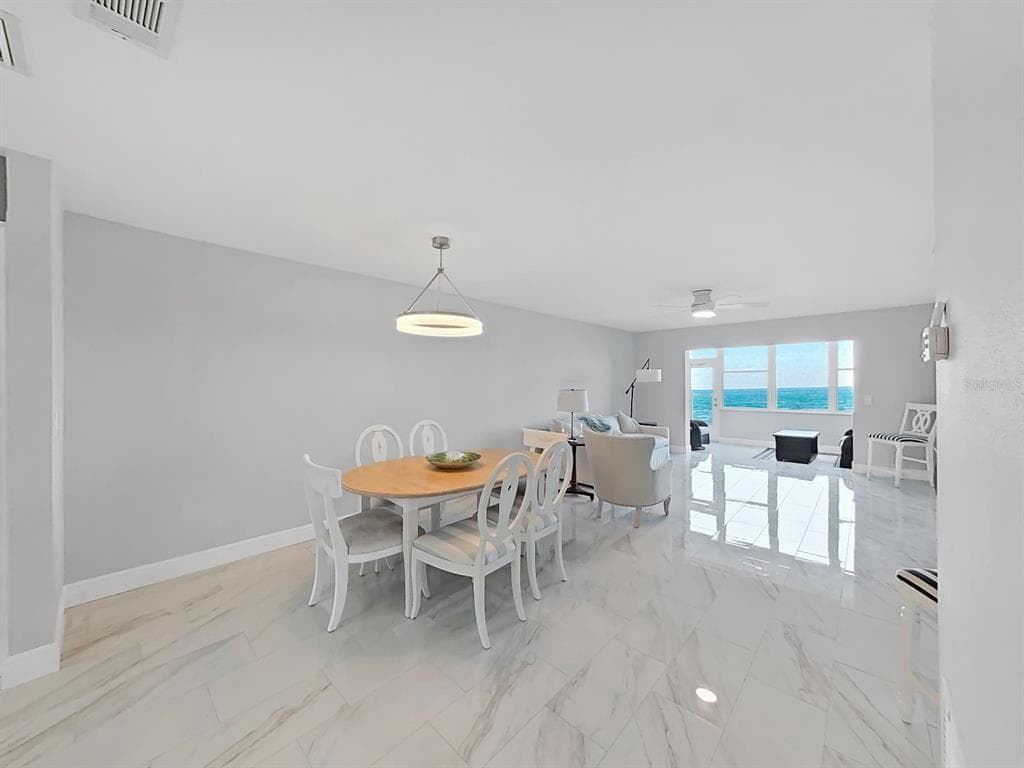7 DUNOON PLACE Unit 104 photo 10