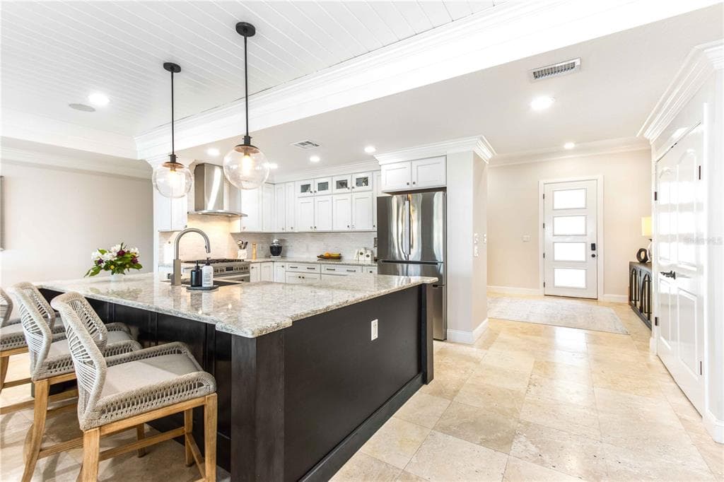 430 PALM ISLAND SE photo 8