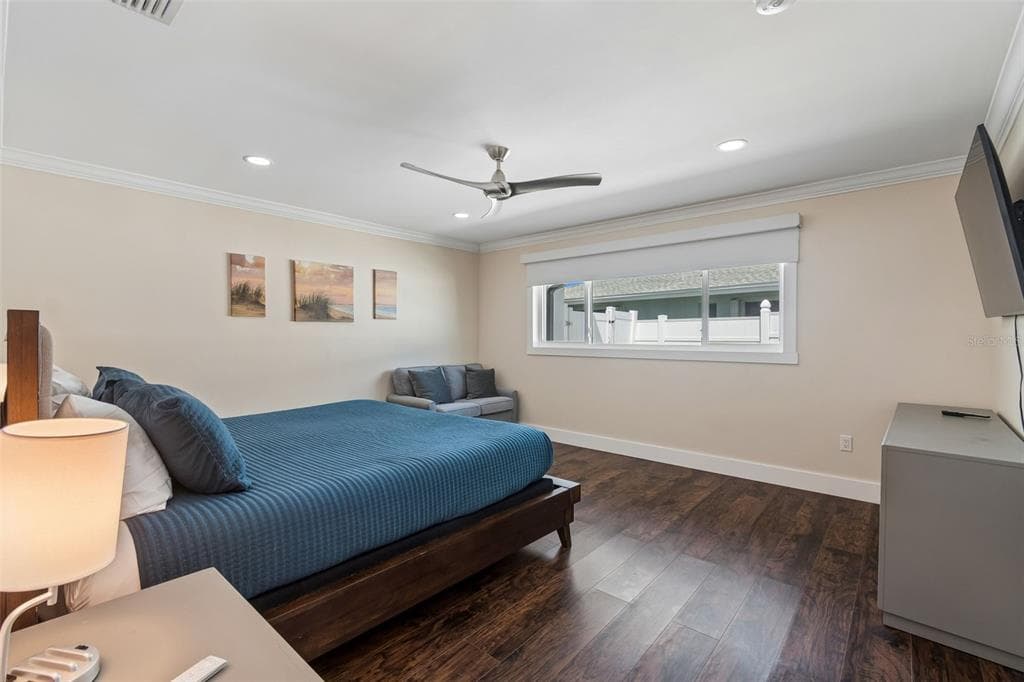 478 HARBOR DRIVE N photo 9
