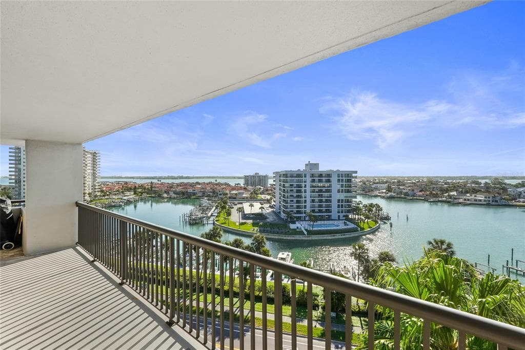 1660 GULF BOULEVARD 807 photo 13