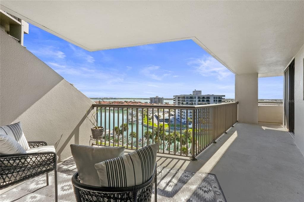 1660 GULF BOULEVARD 807 photo 10