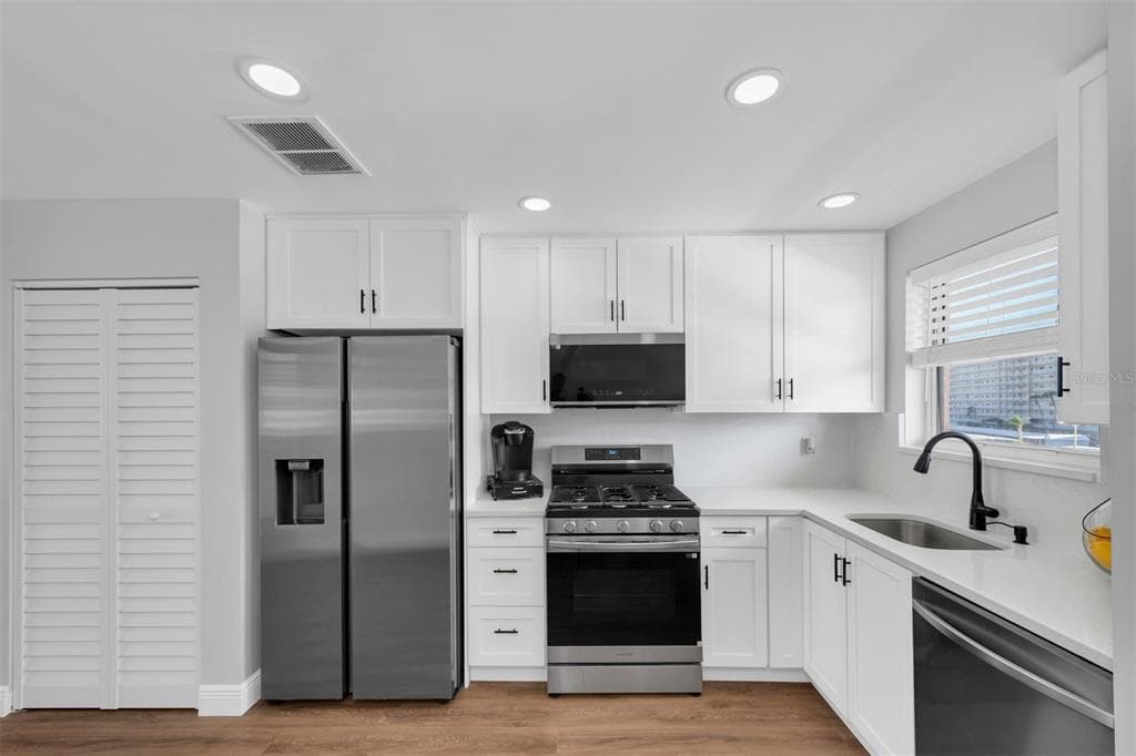 6025 SHORE BOULEVARD S 405 photo 13