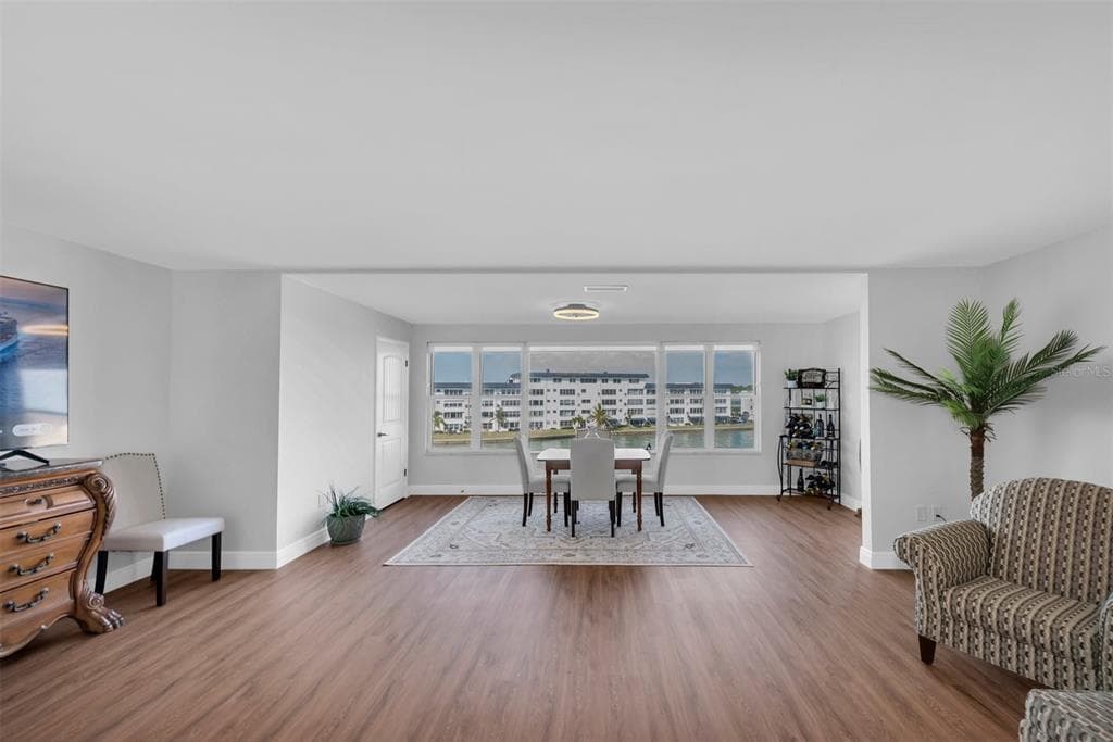6025 SHORE BOULEVARD S 405 photo 8