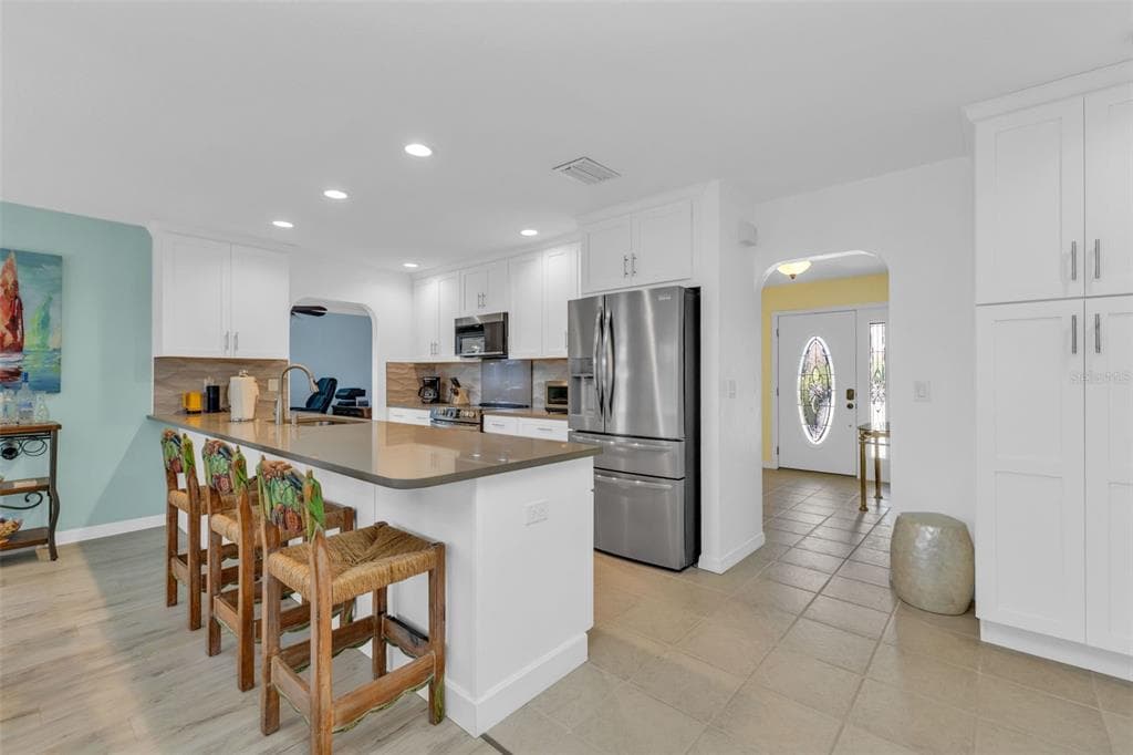 610 ELEUTHERA DRIVE photo 3