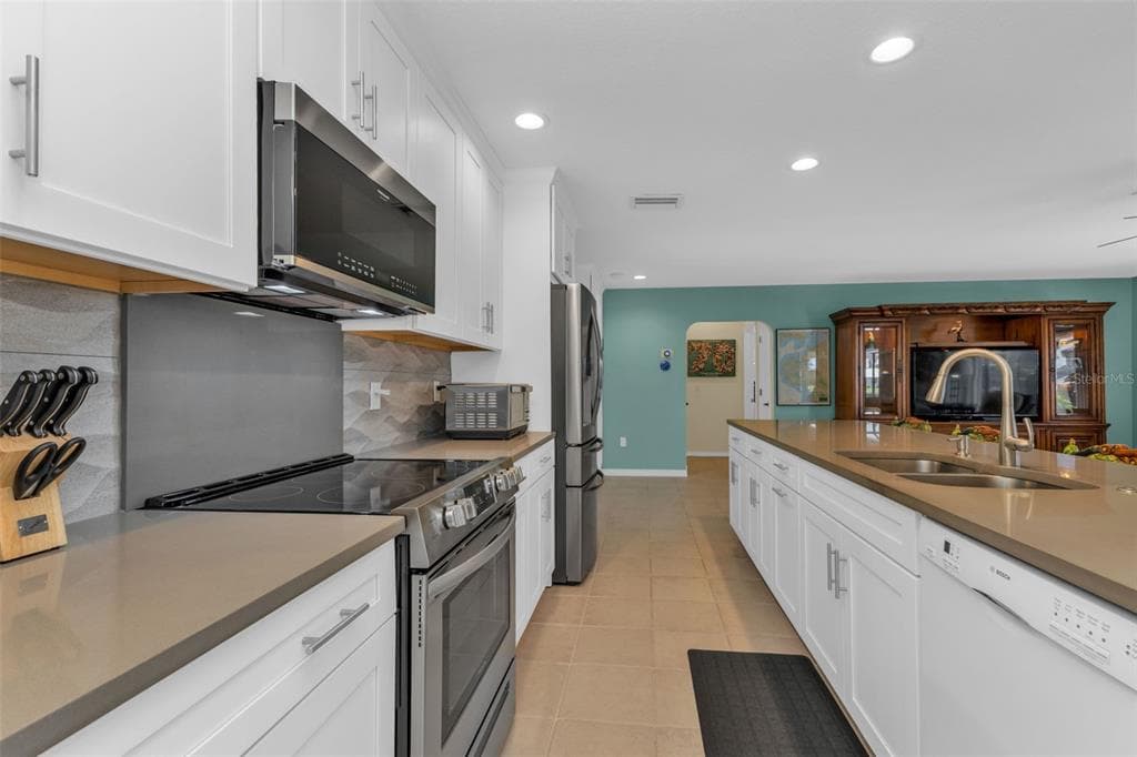 610 ELEUTHERA DRIVE photo 8