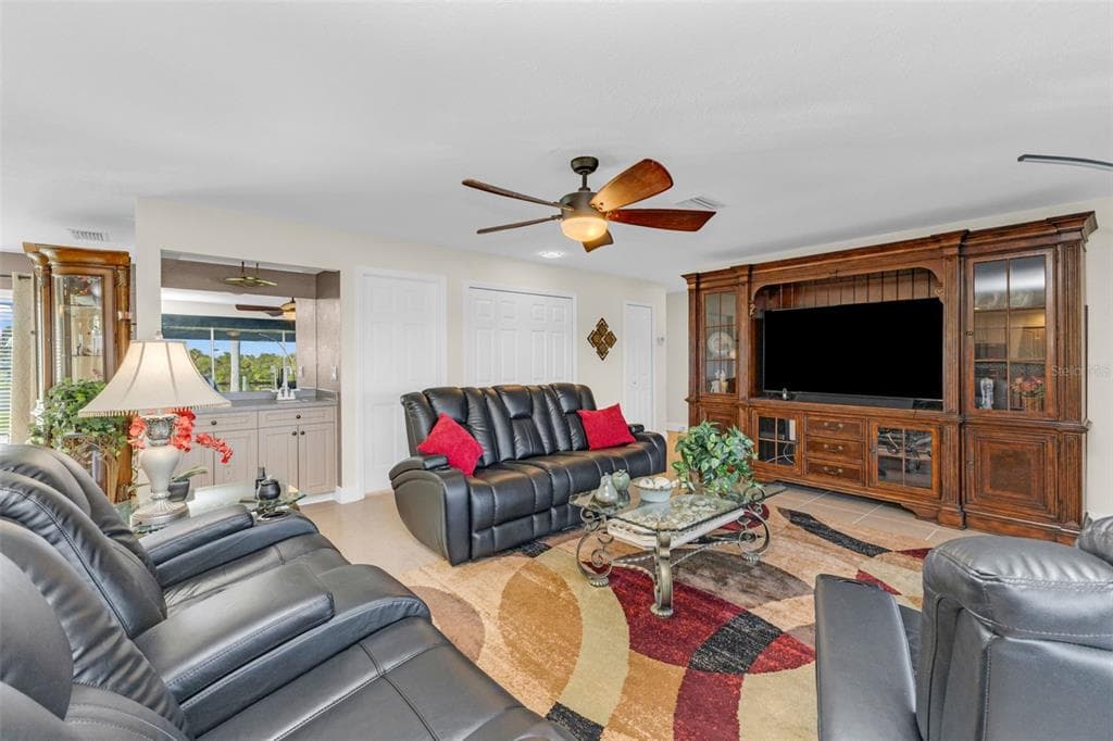 138 COLONIAL STREET SW photo 24