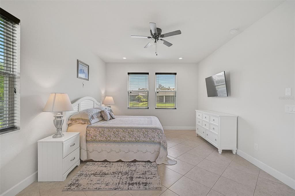 5514 69TH PLACE E photo 18