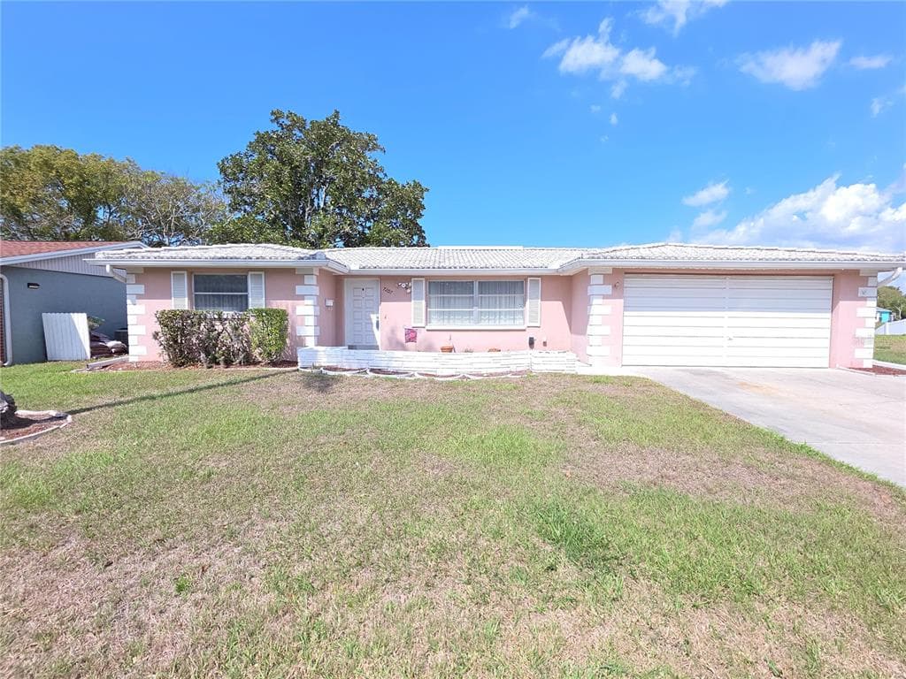 7207 ASHWOOD DRIVE photo 1