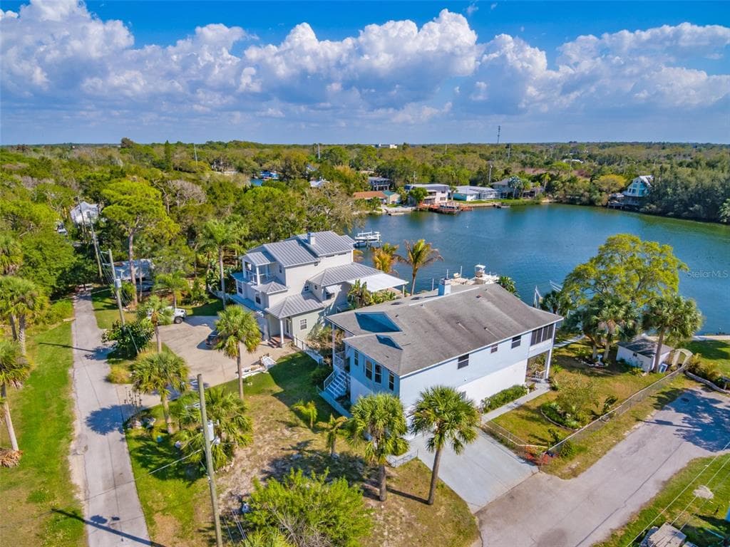6810 SEAVIEW BOULEVARD photo 5
