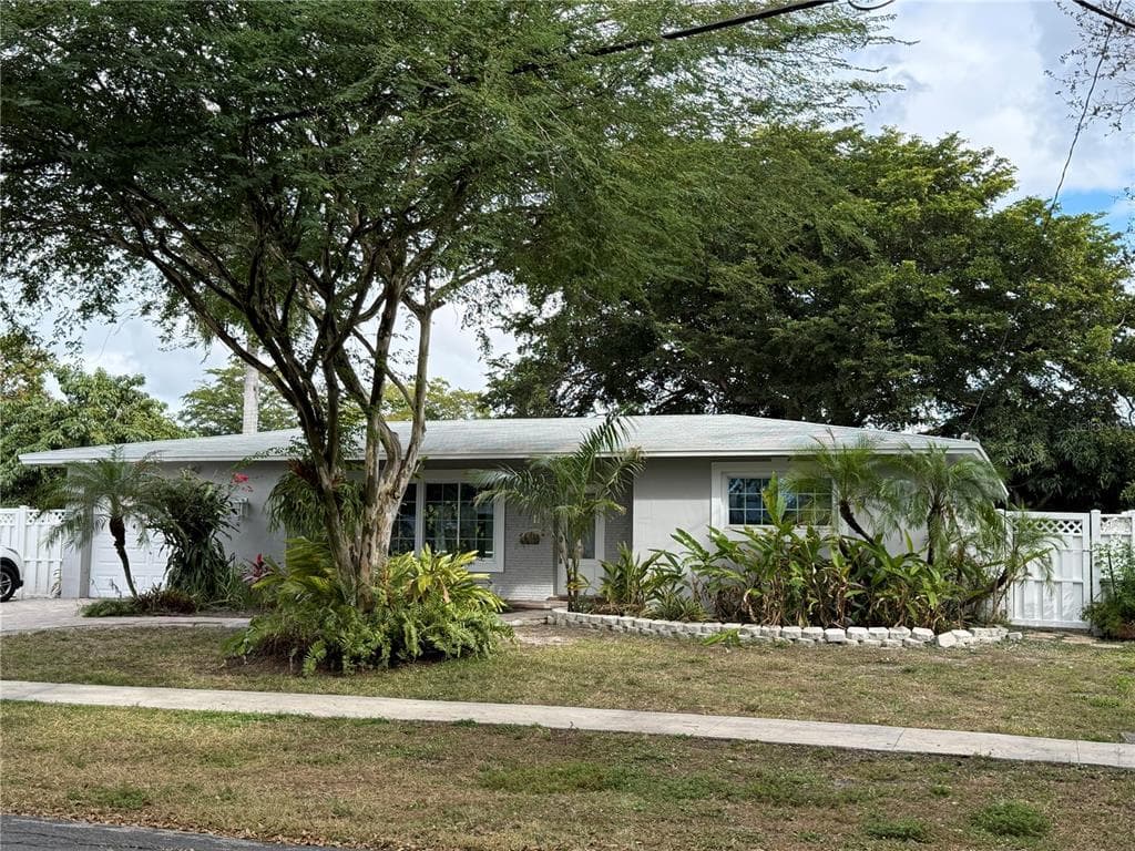 410 SW 56TH AVENUE photo 1
