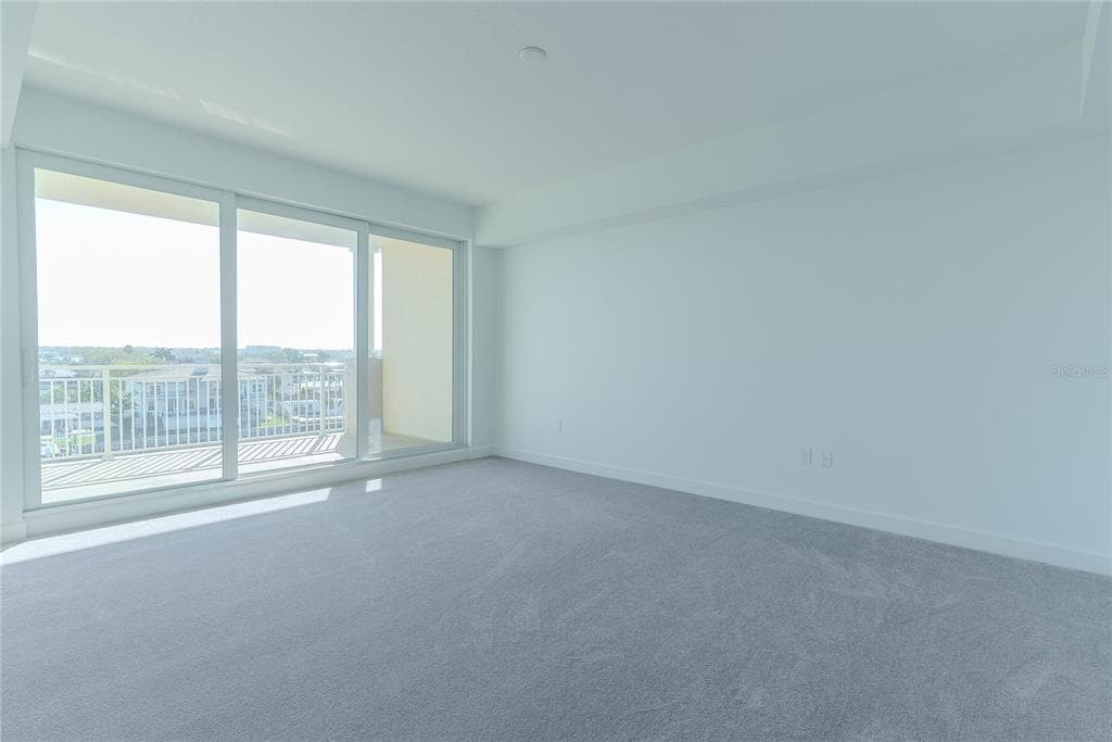 125 ISLAND WAY 503 photo 19