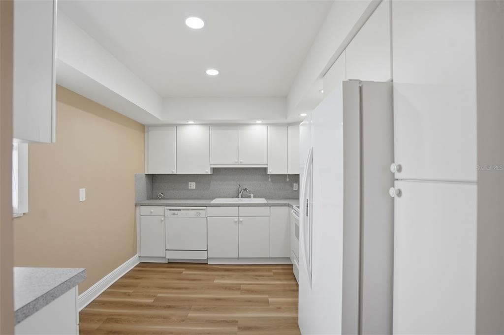 5108 BRITTANY DRIVE S 1006 photo 13