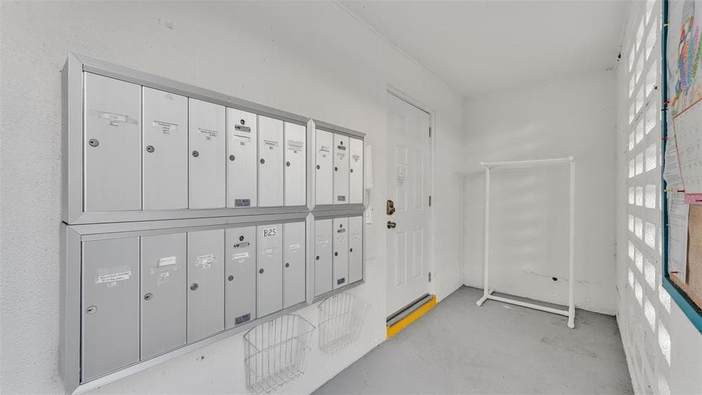 1600 W LAKE PARKER DRIVE B9 photo 20
