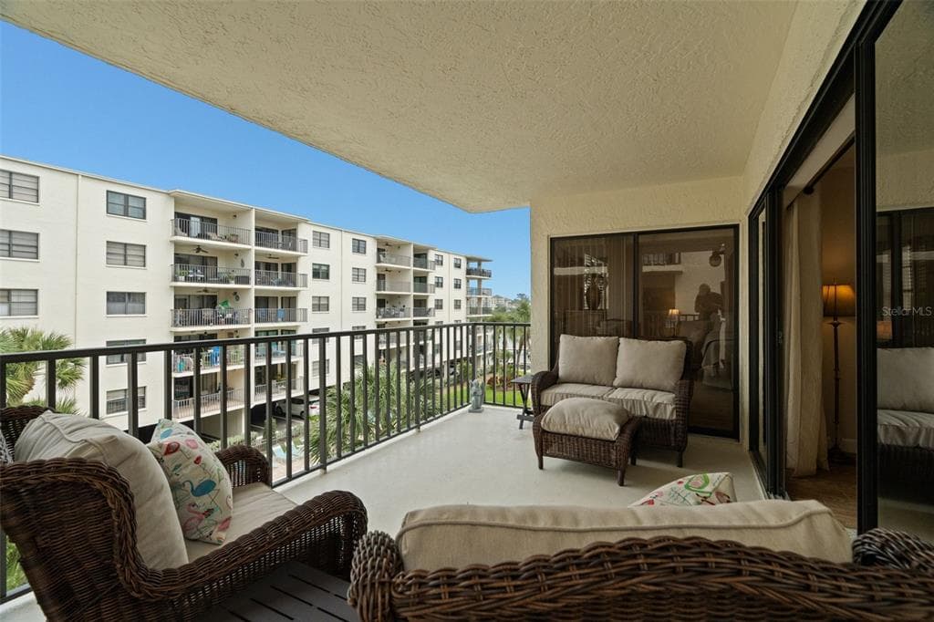 19531 GULF BOULEVARD 414 photo 23