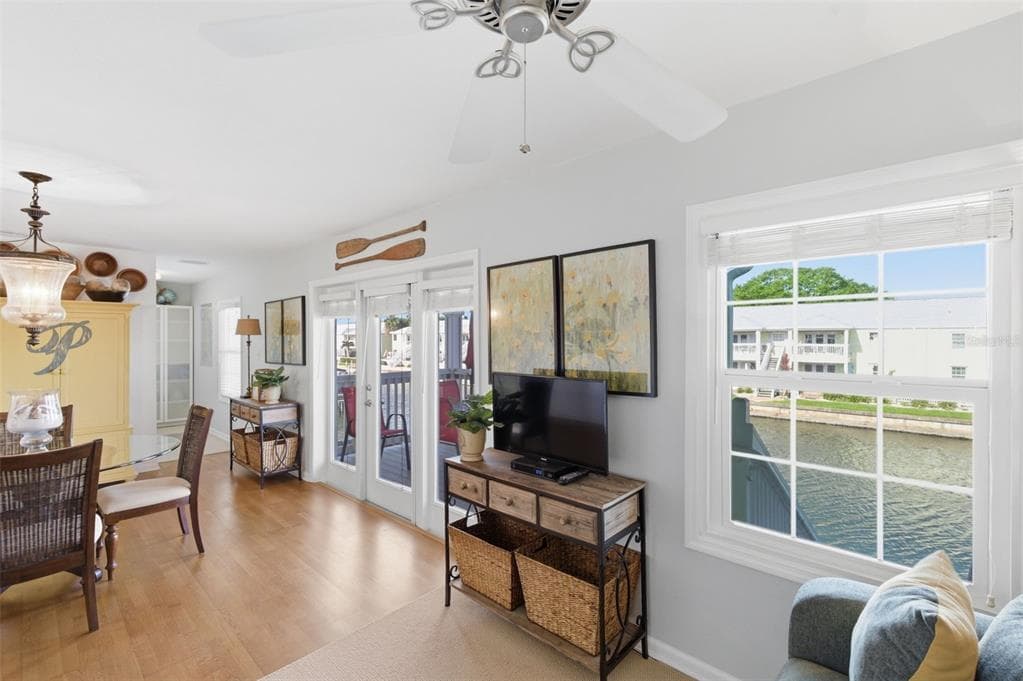 5005 COQUINA KEY DRIVE SE E photo 13