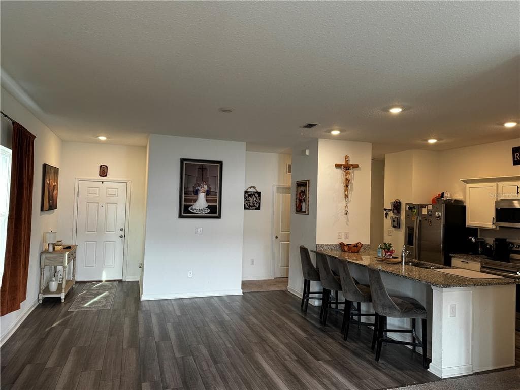 927 KELLY FERN LOOP photo 2