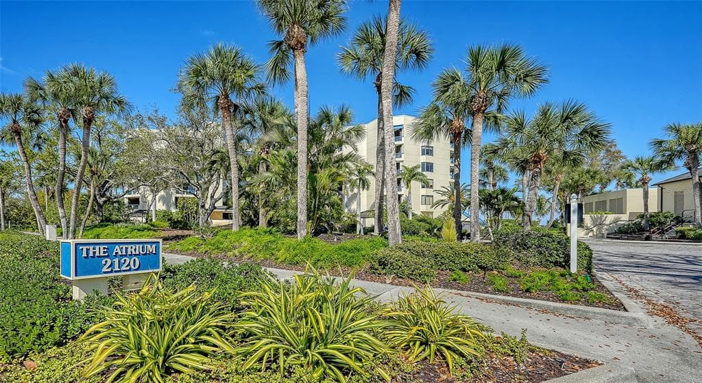 2120 HARBOURSIDE DRIVE 623 photo 22