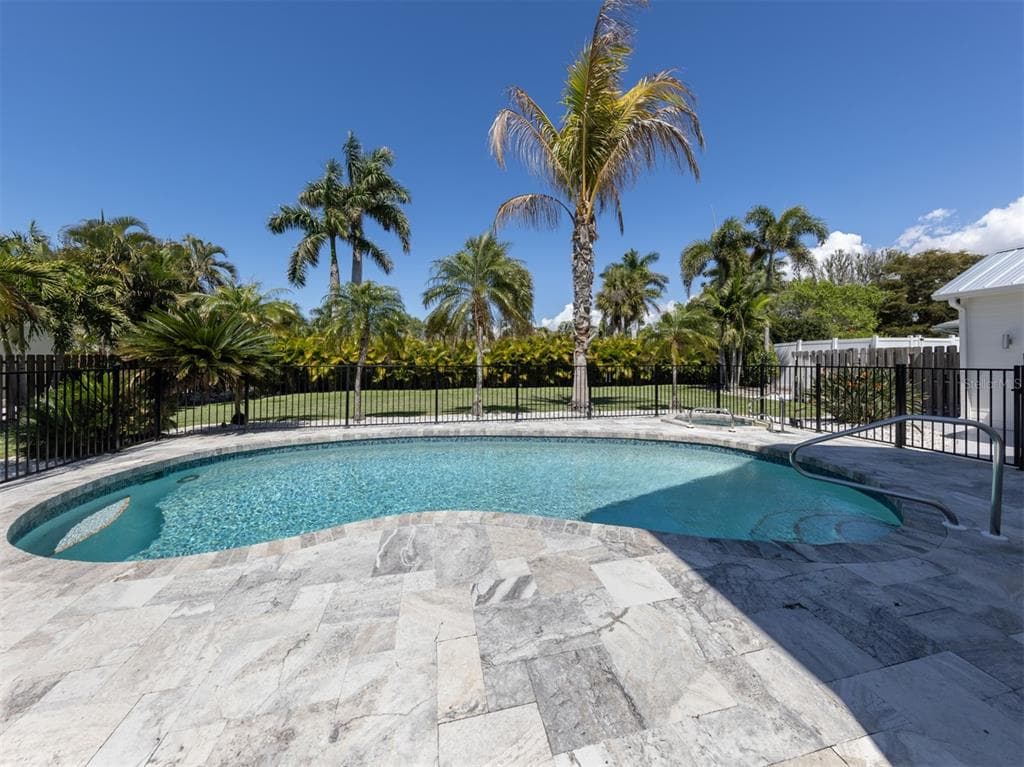 212 SUNRISE DRIVE photo 14