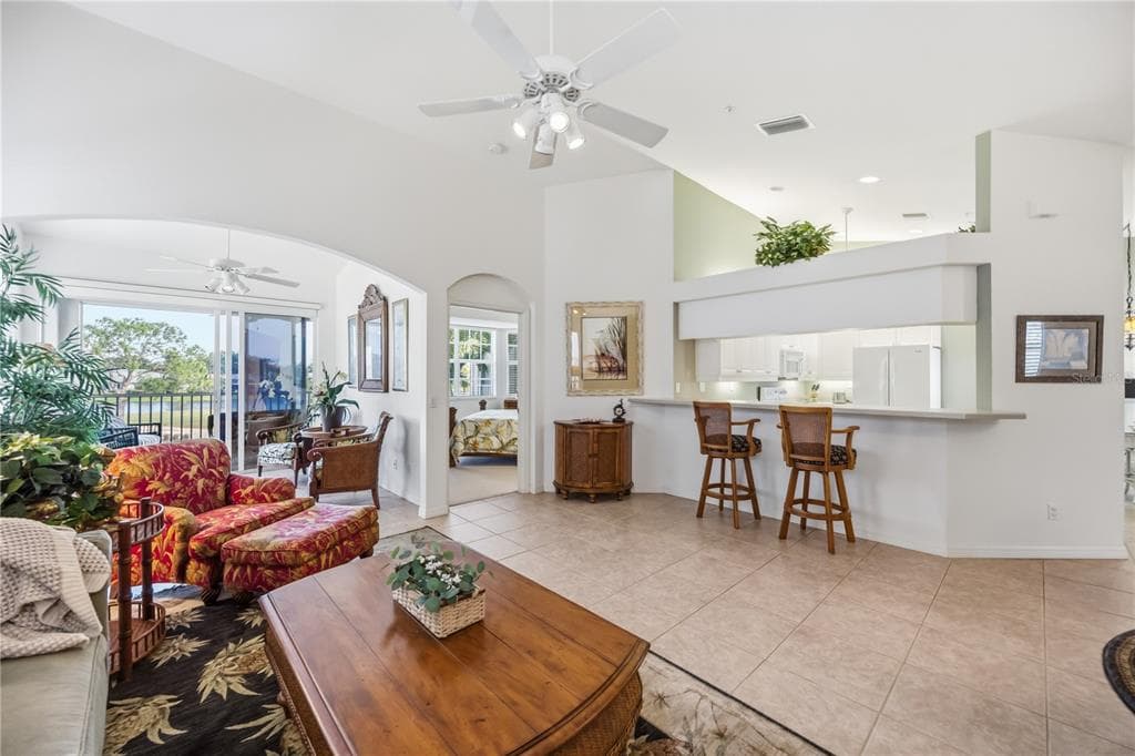 115 WOODBRIDGE DRIVE 201 photo 10