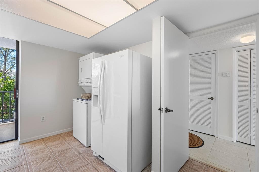 19111 VISTA BAY DRIVE 204 photo 24