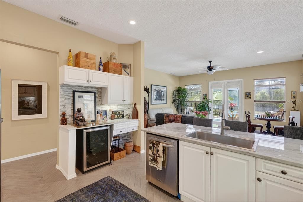 11 LAGUNA COURT photo 13