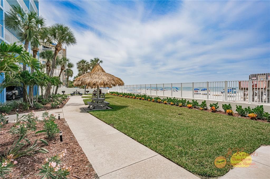 18500 GULF BOULEVARD 404 photo 6